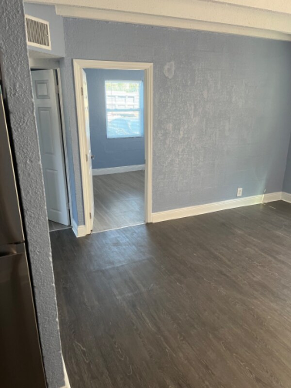 Building Photo - 812 19th St