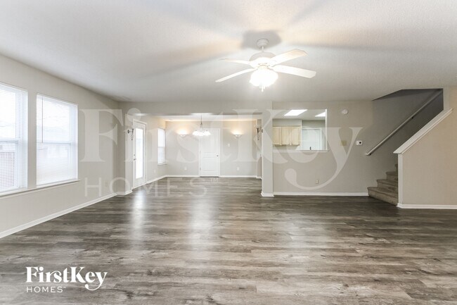 Building Photo - 6829 W Raleigh Dr