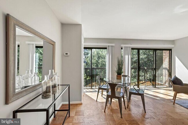 Foto del edificio - 1001 26th St NW