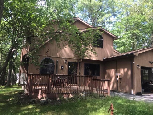 Building Photo - 212 Thistlebrook Ct