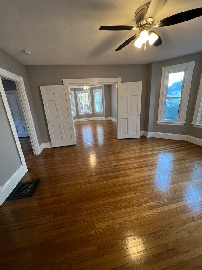 Living room facing 3rd bedroom - 24 Archer St