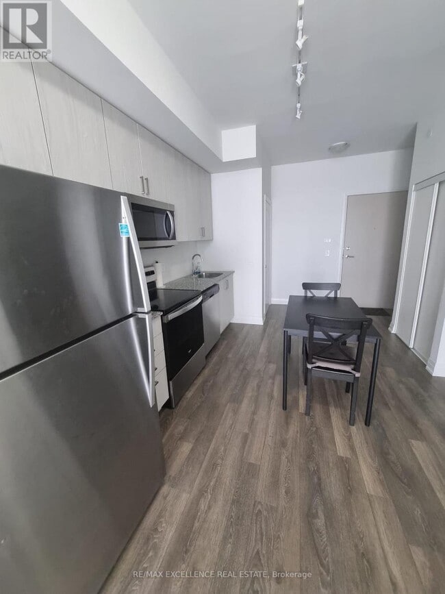 Photo du bâtiment - 10 Meadowglen Pl