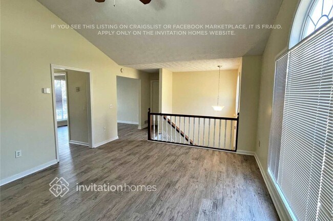 Foto del edificio - 3517 Willow Tree Cir
