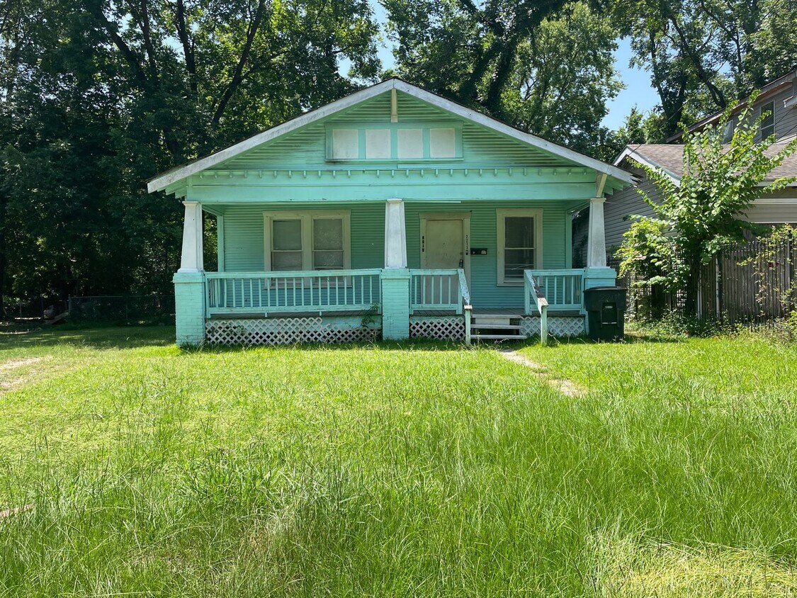 Primary Photo - Large 2 Bedroom Home