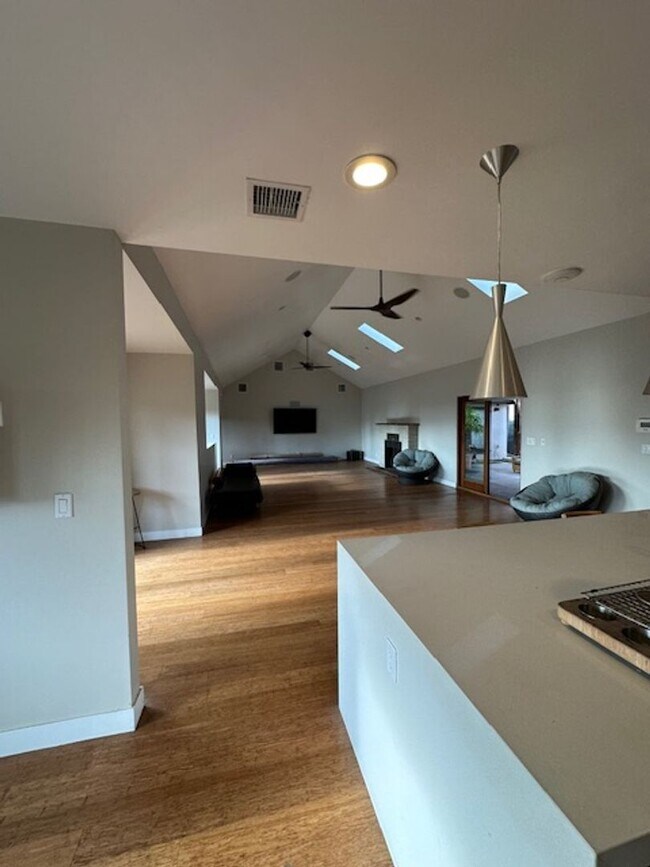 Foto del edificio - 402 S Clementine St