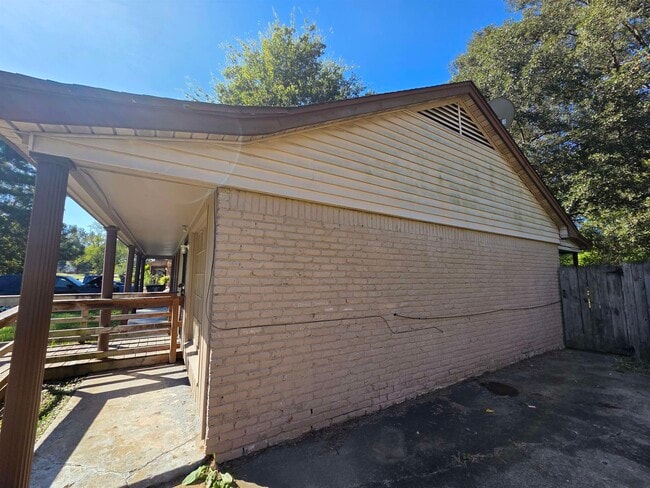 Building Photo - 4573 Appleville St