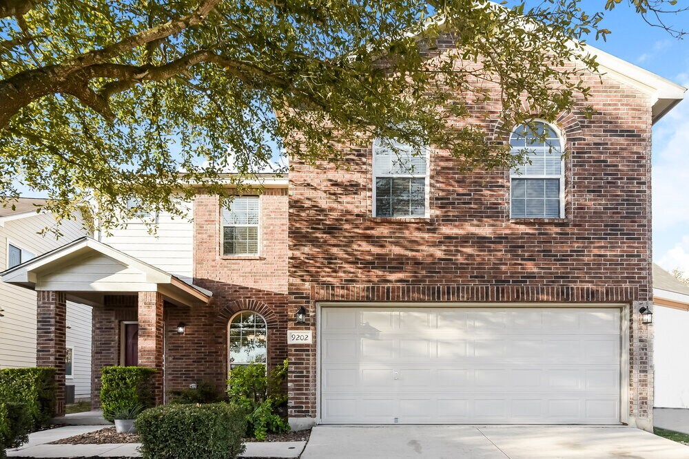 Foto principal - 9202 Hilltop Crossing Dr