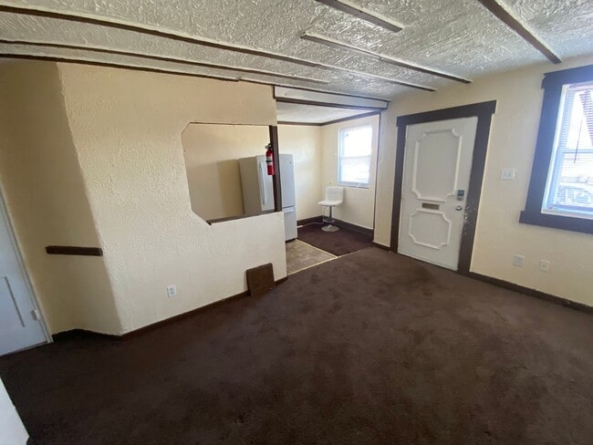 Foto del edificio - Charming 2-Bedroom Row Home in Sharon Hill