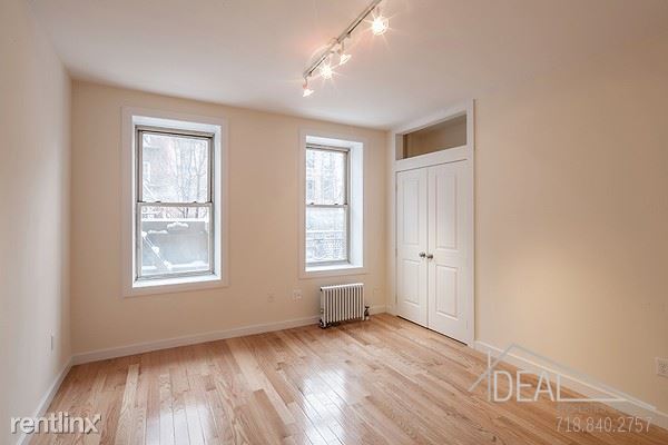 Building Photo - 261 Cumberland St