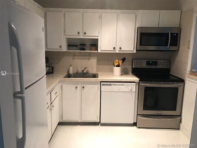 Foto del edificio - 16851 NE 23rd Ave