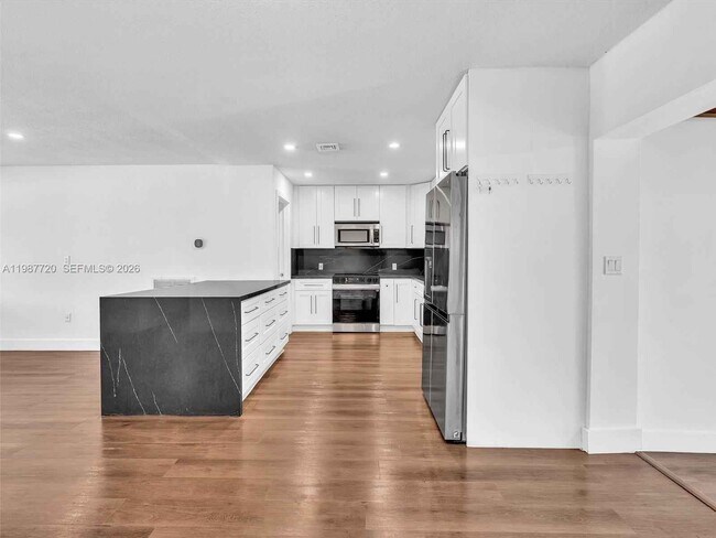 Foto del edificio - 3193 Taft St