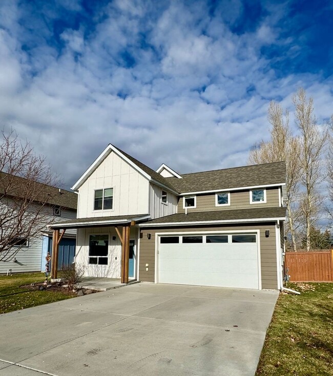 Building Photo - Chic & Comfortable 3-Bed Home in Bozeman’s King Arthur Park