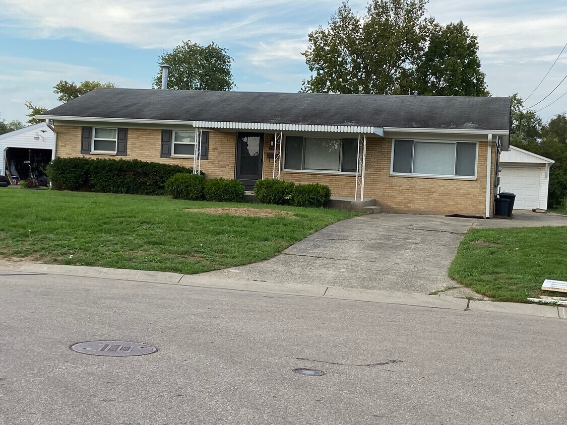 378 Vinnedge Ave - 3 BR, 1 1/2 BA - 378 Vinnedge Ave