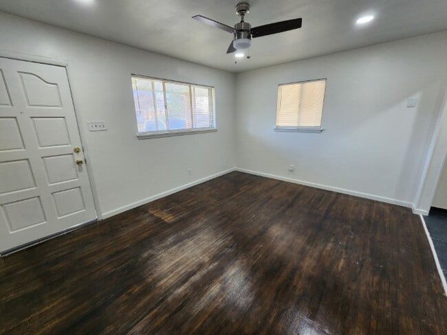 Building Photo - 1715 Doctor M.L.K. Jr Dr