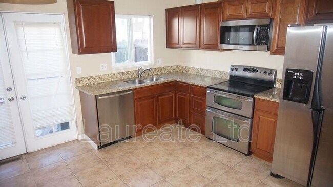 Foto del edificio - 15795 E 13th Pl