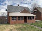Primary Photo - 827 Woodward St