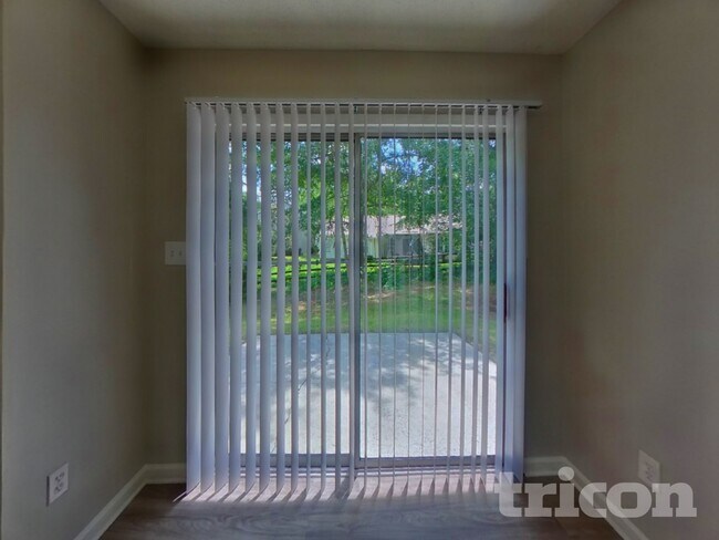 Foto del edificio - 1607 Bear Brook Dr