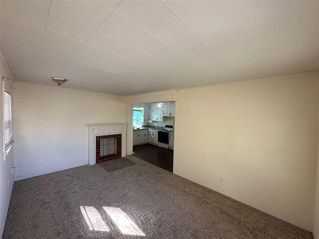 Foto del edificio - 1021 Roselawn Way