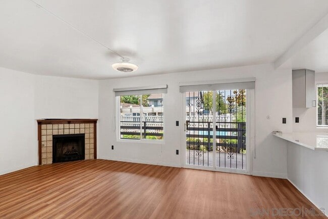 Building Photo - 1494 Gustavo St