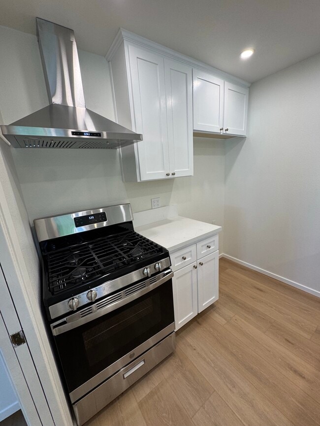 Building Photo - 517 Geneva St