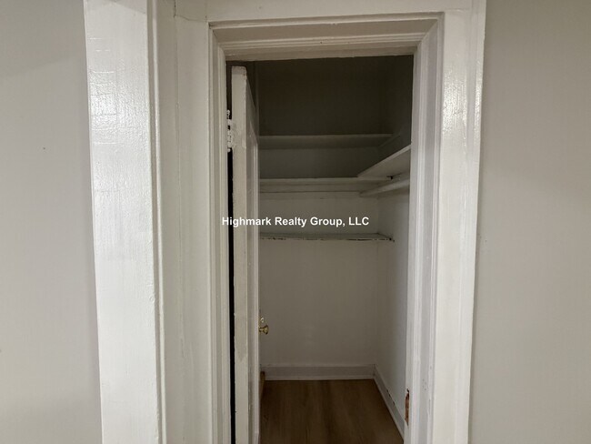 Foto del edificio - 6304 N Oakley Ave