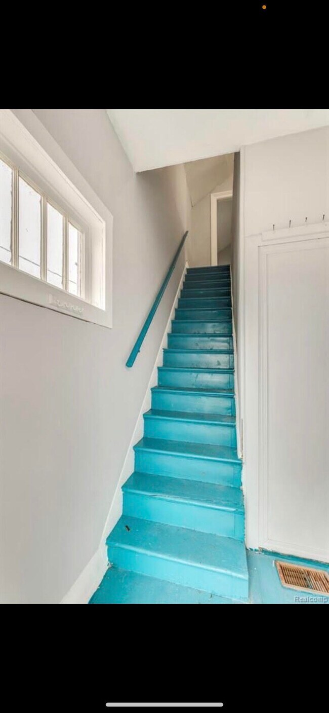 Building Photo - stone