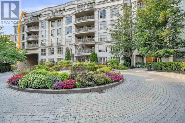 Building Photo - 3085 Bloor St W