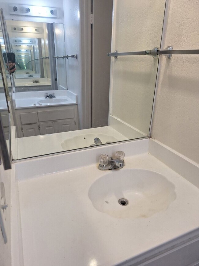 Foto del edificio - Move in Special 2 bedroom unit