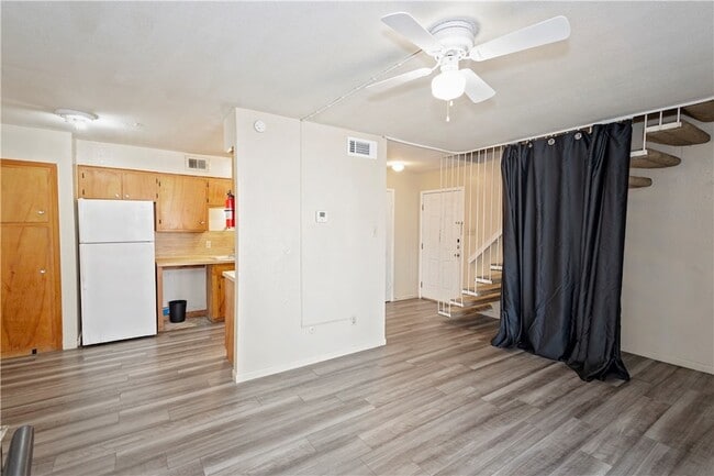 Building Photo - 5030 Meandering Ln