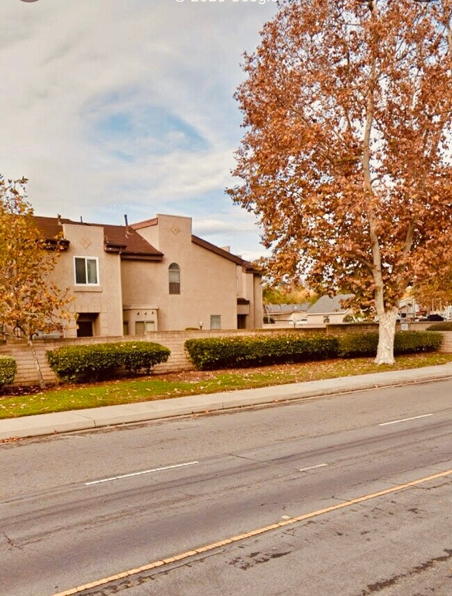 Foto del edificio - 1706 S Mountain Ave