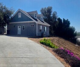 Building Photo - 10031 Valle Caballo Ln