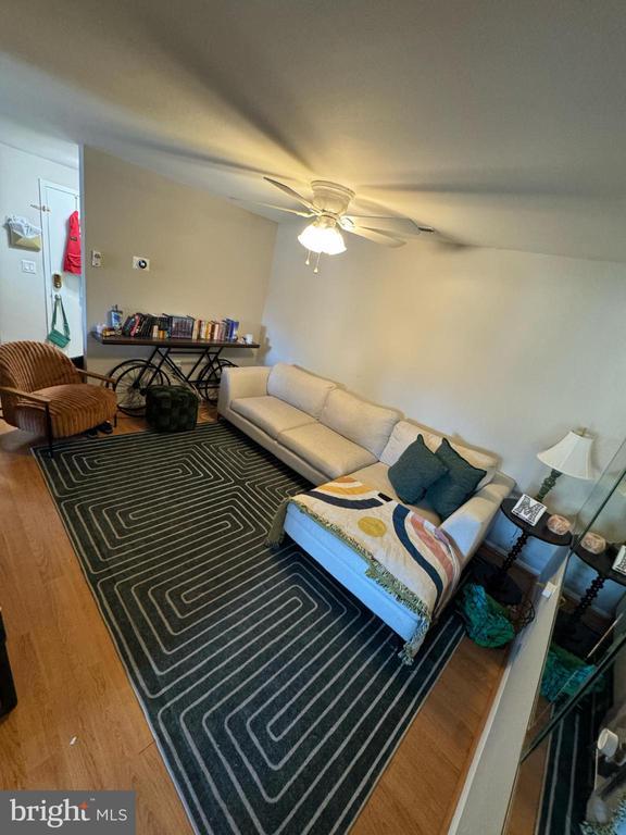 Foto del edificio - 18020 Chalet Dr