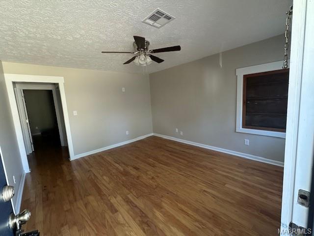 Building Photo - 157 E 6th St