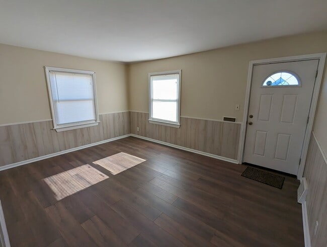 Building Photo - Inviting Cape Cod: New Flooring, Updated F...
