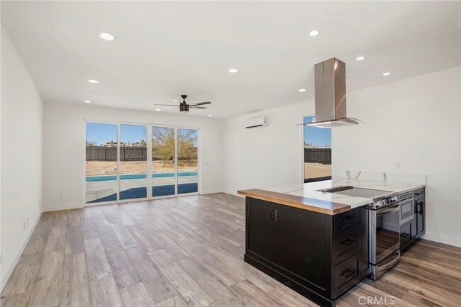 Foto del edificio - 3460 Stonehill Ave