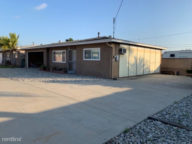 Foto del edificio - 2 br, 1 bath House - 11109 Inez St