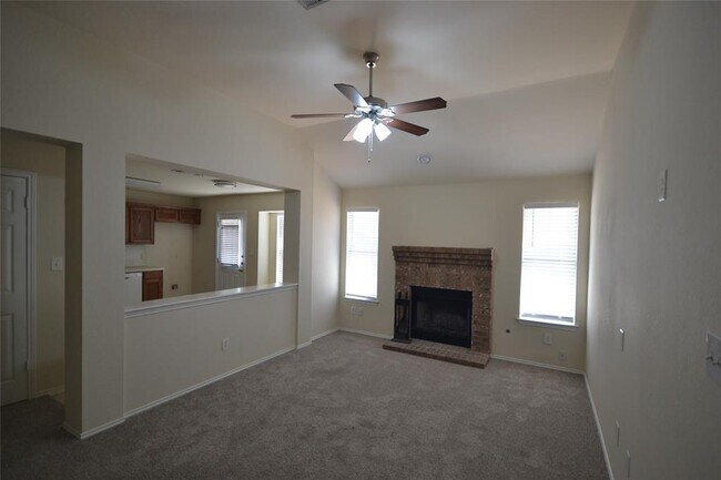 Building Photo - 718 Meadow View Dr