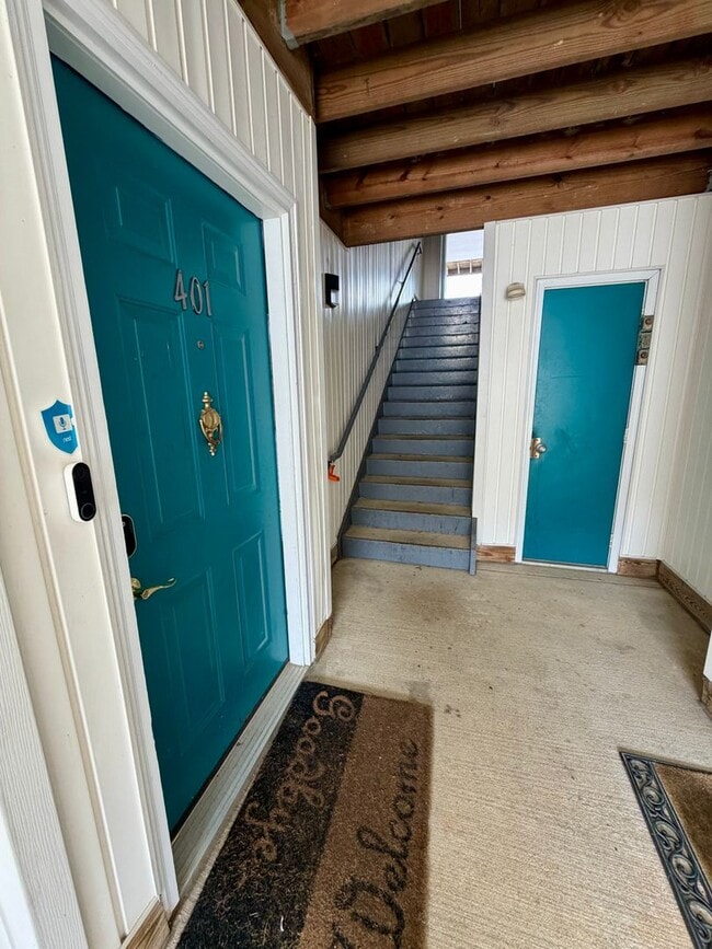 Building Photo - Welcome to Waters Edge Condos!
