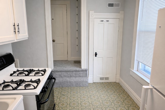 Building Photo - 3544 Bell St