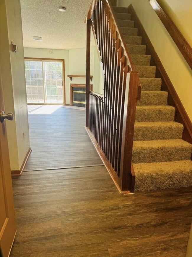 Foto del edificio - 170 Hawkins Ln