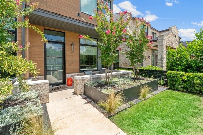Building Photo - 4016 Diligence Dr