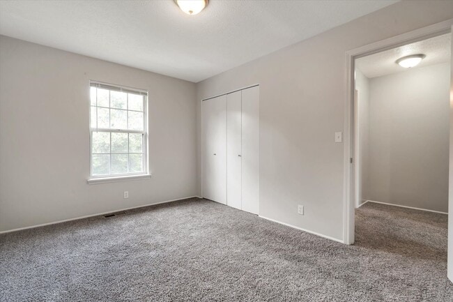 Building Photo - Two bedroom townhome, bath and half washer and dryer connections
