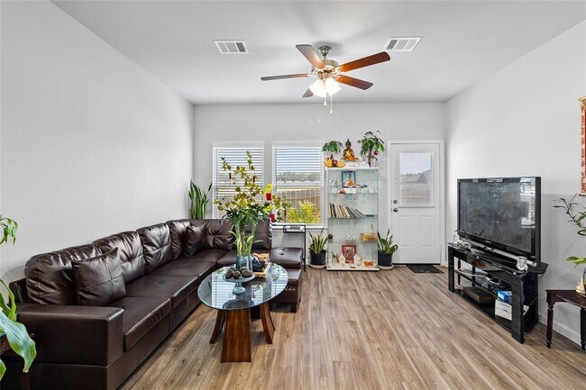Foto del edificio - 16624 Aurora St