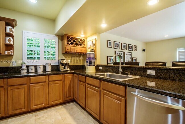 Foto del edificio - 1237 Aduana Ave