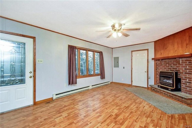 Building Photo - 231 Holmes Way