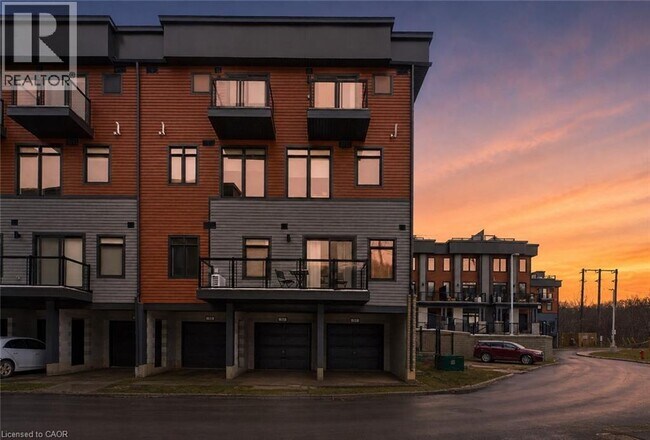Building Photo - 2 Willow St