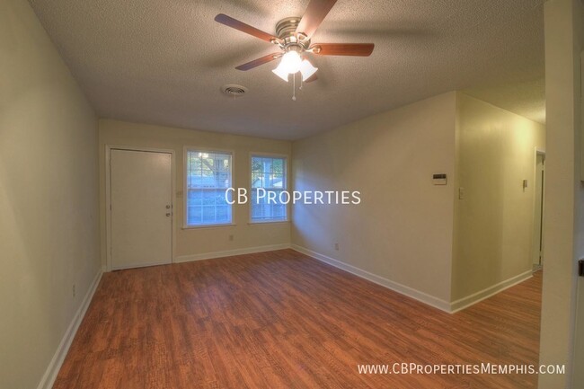 Building Photo - 1491 Mink St