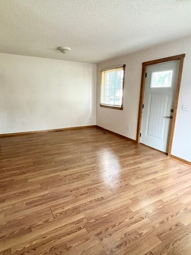Foto del edificio - Available Now 2 Bedroom 1 Bath Single Family Home in Waite Park