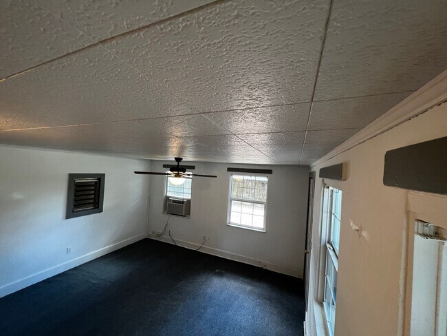 Building Photo - 213 Third Street