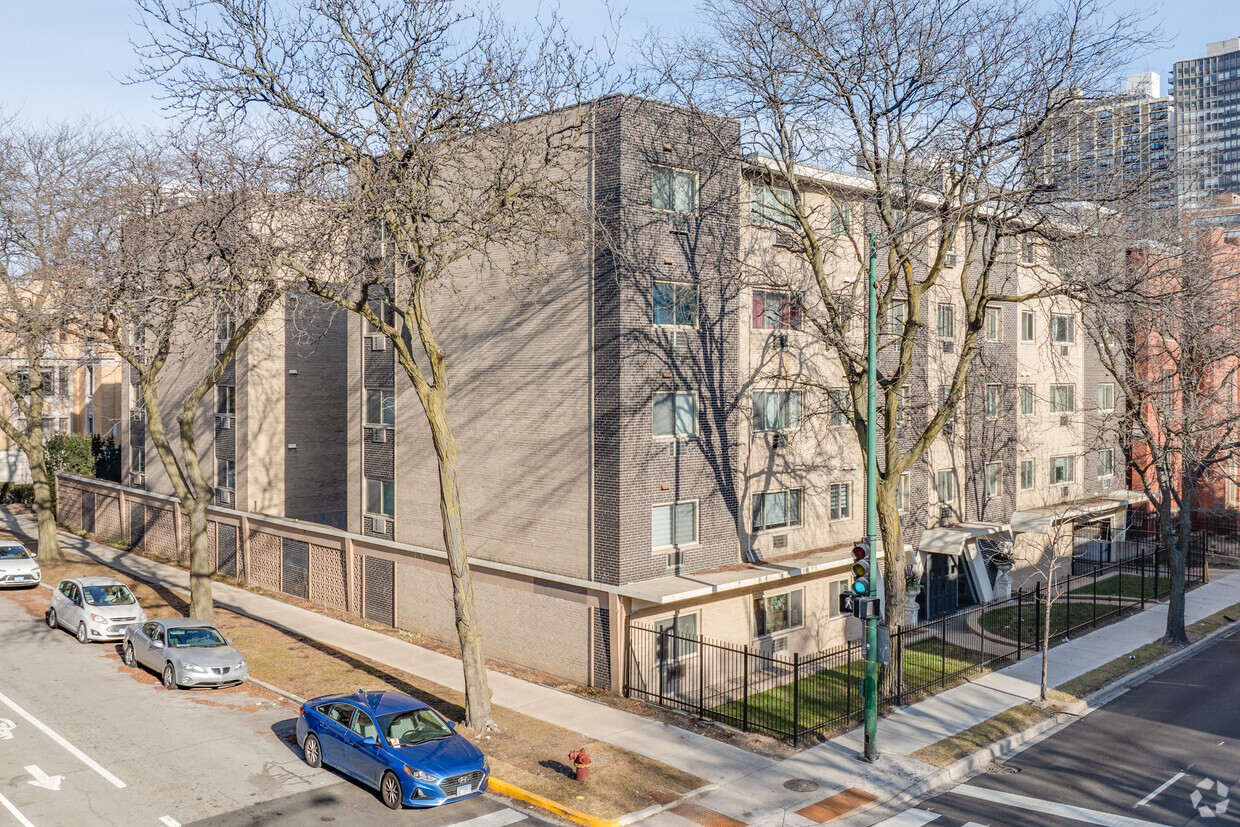 1060 W Hollywood Ave - Hollywood Terrace Condominiums